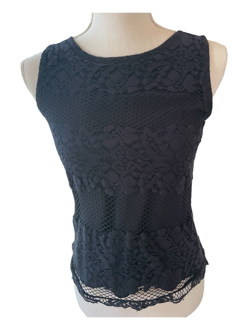Loft Petites Lace Patterned Sleeveless Tank. Size XXSP